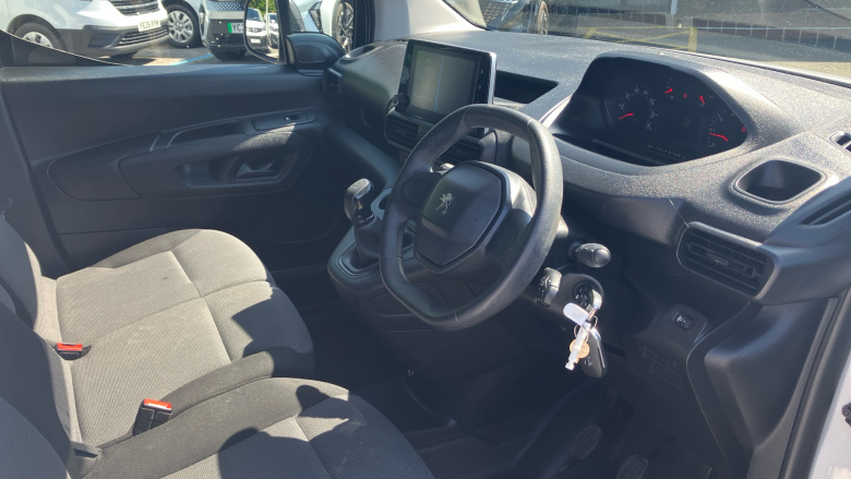 Peugeot Partner Standard Diesel 1000 1.5 BlueHDi 100 Professional Van